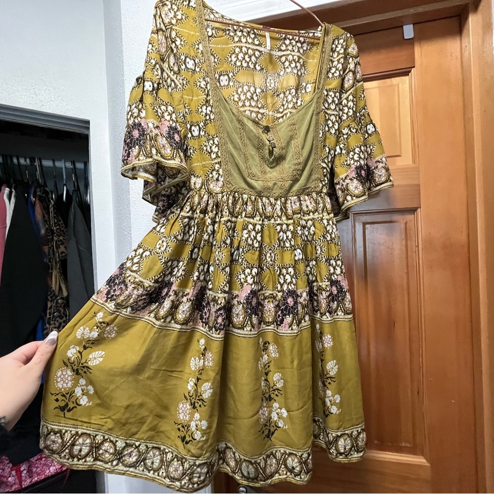 Free People Olive and Pink Patterned Short Sleeve Dress